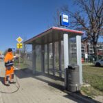 Coroczne mycie przystanków autobusowych